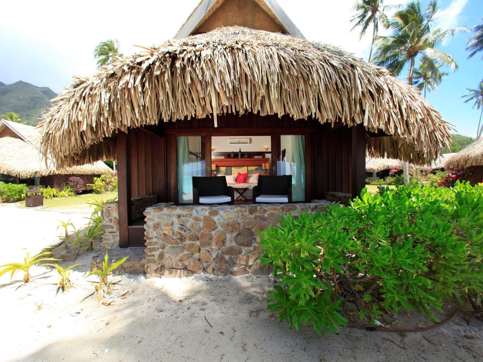 Luxury Villa Garden Beach View